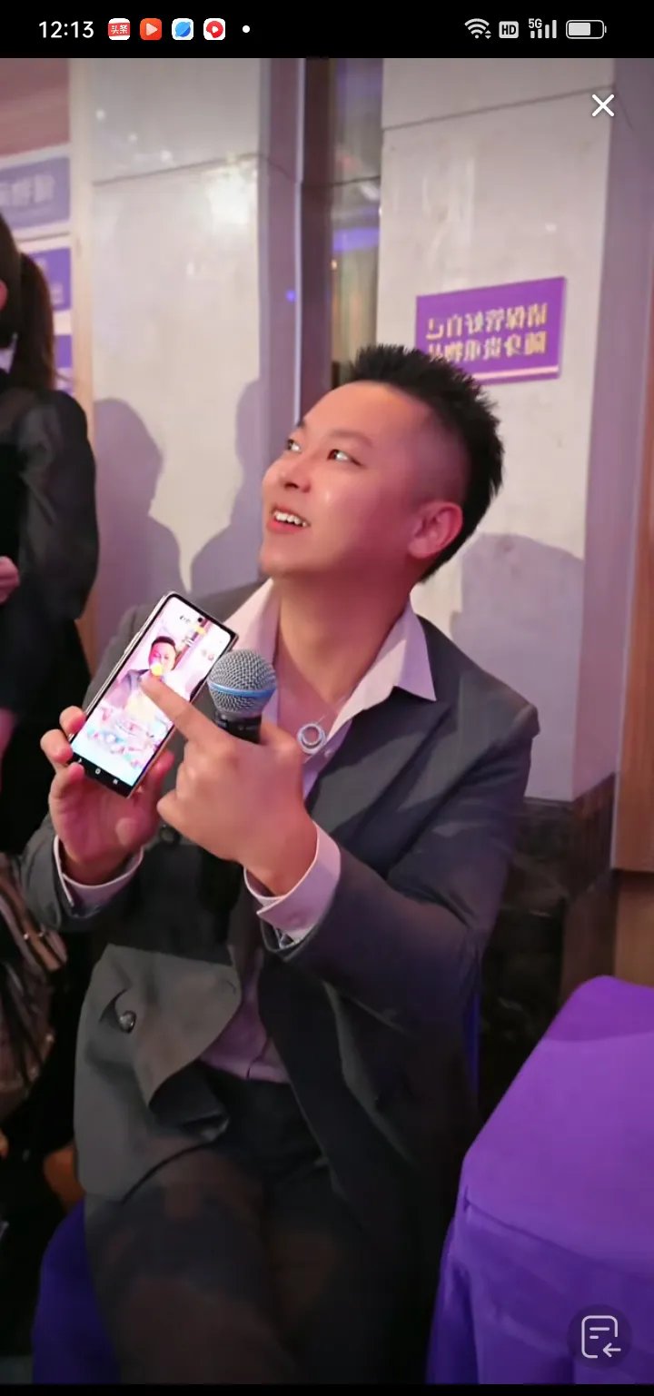 Ming重返赛场，出色防守首场状态出色，SKT观众沸腾！